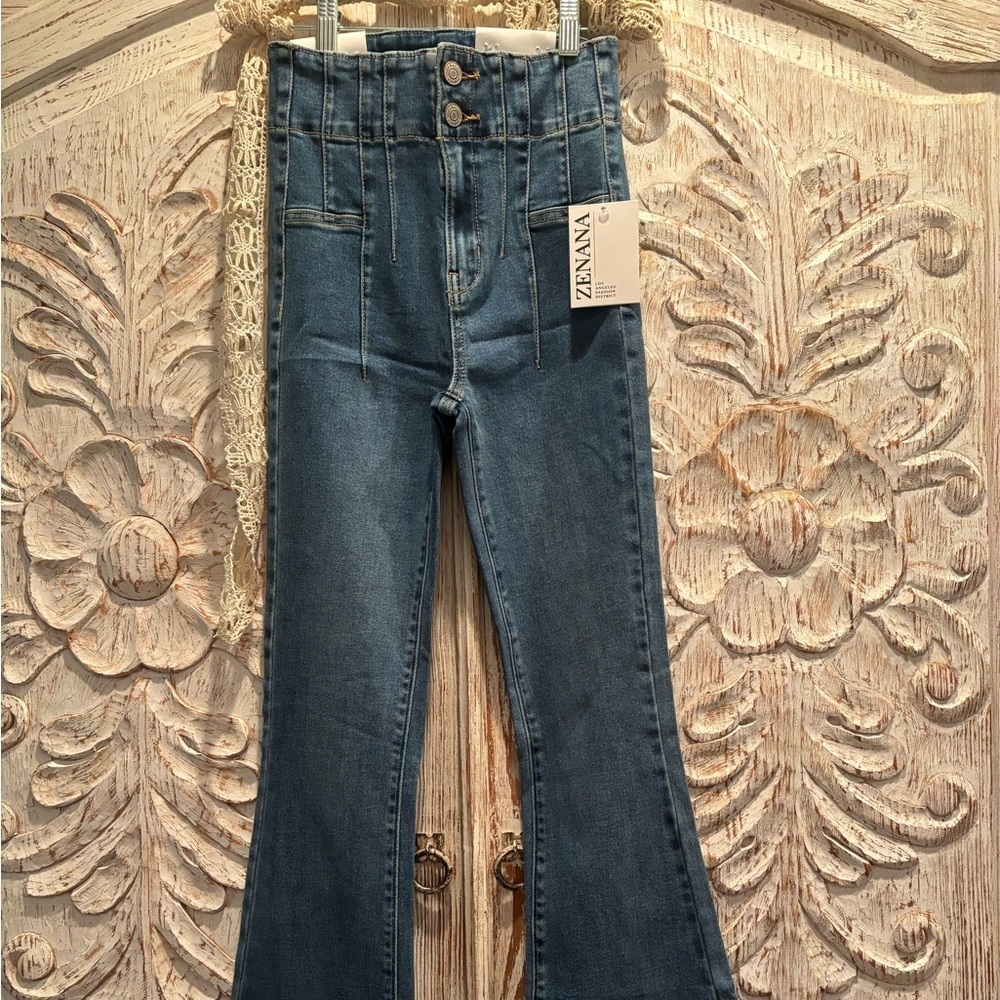 NWT Zenana jeans size 24 Flare no pocket jeans